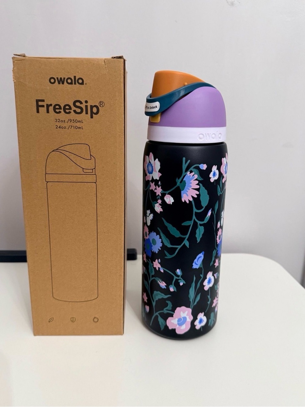Owala FreeSip Water Bottle Floral Black Multicolor Flip Top Plastic 32oz